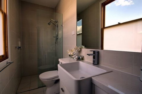 City Breeze - Stay Innercity - Tourism Adelaide 6