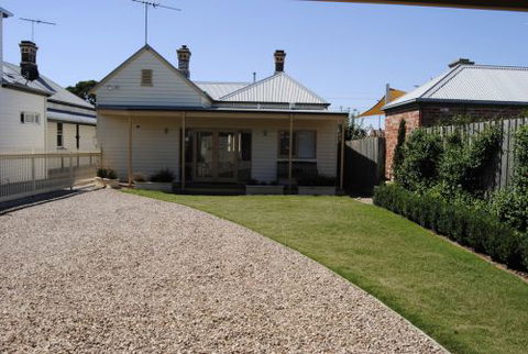 Sabina On Little Myers - Tourism Adelaide 8