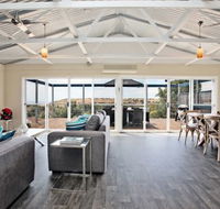 Coral Sands Luxury Beach House - Tourism Adelaide