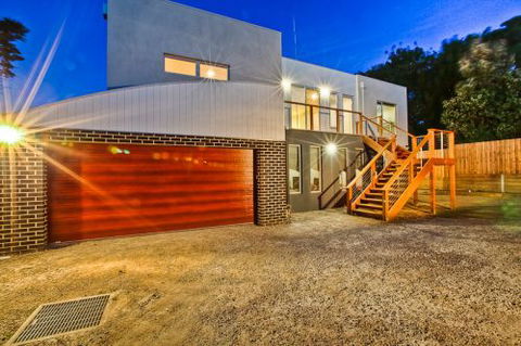 MORNINGTON PENINSULA ACCOMMODATION BEACH HOUSE - Tourism Adelaide 0