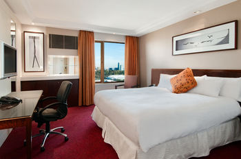 Pullman Melbourne On The Park - Tourism Adelaide 0