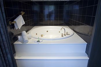 Bell Motel - Tourism Adelaide 4