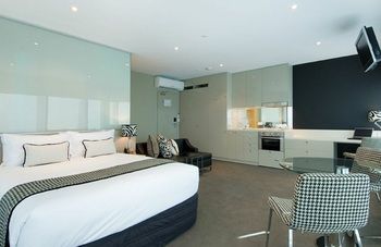 Mantra Bell City - Tourism Adelaide 10