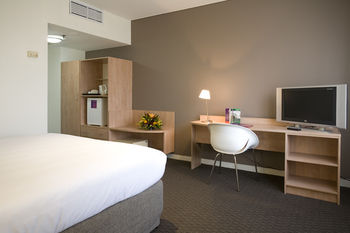 Ibis Melbourne Hotel And Apartments - Tourism Adelaide 16