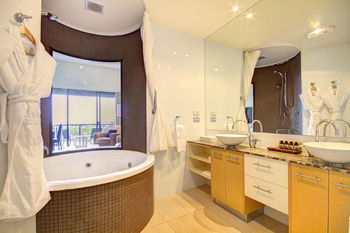 Balgownie Estate Vineyard & Spa - Tourism Adelaide 6
