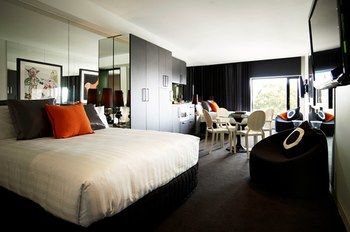 Art Series - The Cullen - Tourism Adelaide 4