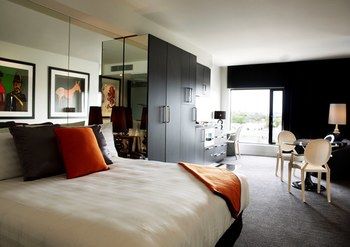 Art Series - The Cullen - Tourism Adelaide 9