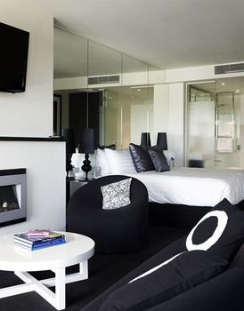 Art Series - The Cullen - Tourism Adelaide 20