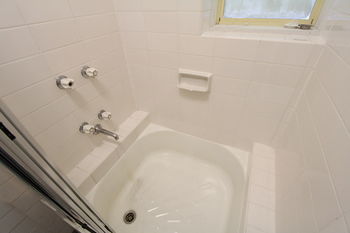 Drummond Apartments Services - Tourism Adelaide 2