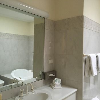 Eltham Gateway Hotel - Tourism Adelaide 3