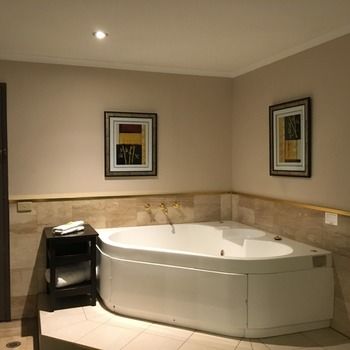 Eltham Gateway Hotel - Tourism Adelaide 5