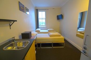 Cambridge Lodge - Hostel/Backpacker - Tourism Adelaide 12