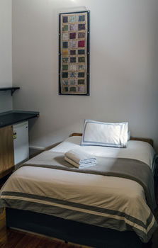 Cambridge Lodge - Hostel/Backpacker - Tourism Adelaide 28