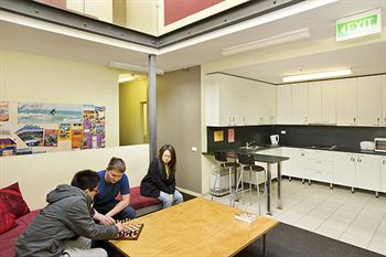 Cambridge Lodge - Hostel/Backpacker - Tourism Adelaide 1