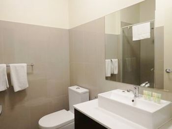 Naughtons Parkville Hotel - Tourism Adelaide 7