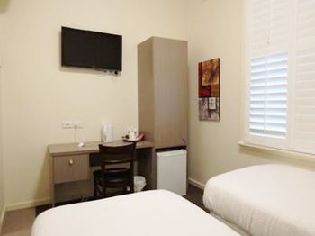 Naughtons Parkville Hotel - Tourism Adelaide 12