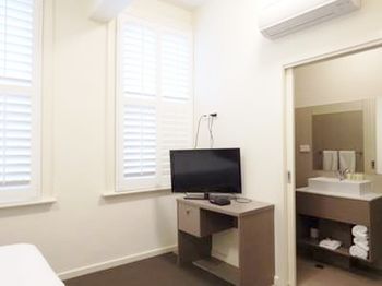 Naughtons Parkville Hotel - Tourism Adelaide 17