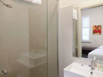 Naughtons Parkville Hotel - Tourism Adelaide 27