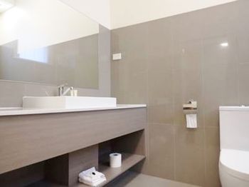Naughtons Parkville Hotel - Tourism Adelaide 31