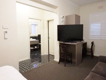 Naughtons Parkville Hotel - Tourism Adelaide 32