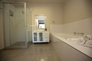 De'Vine Escape - Tourism Adelaide 11