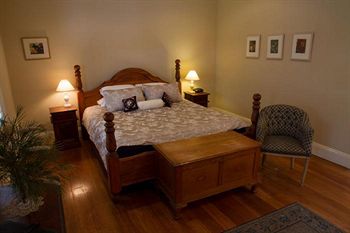 Tizzana Winery Bed & Breakfast - Tourism Adelaide 2