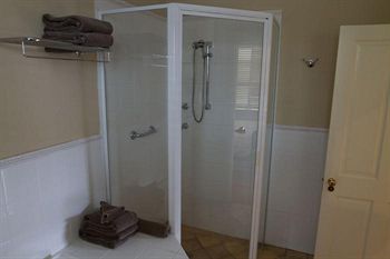 Tizzana Winery Bed & Breakfast - Tourism Adelaide 9