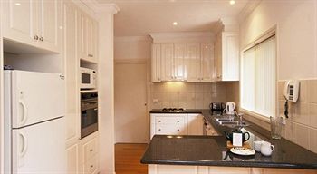 Waverley Corporate Townhouses - Tourism Adelaide 4