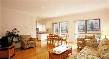 Waverley Corporate Townhouses - Tourism Adelaide 5