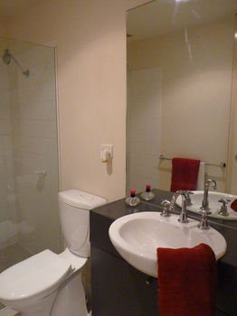 Australian Home Away @ Market Square Melbourne - Tourism Adelaide 0