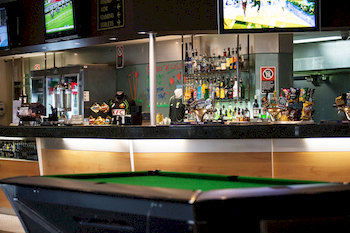 High Flyer Hotel - Tourism Adelaide 1
