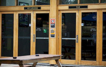 High Flyer Hotel - Tourism Adelaide 6