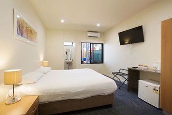 High Flyer Hotel - Tourism Adelaide 15
