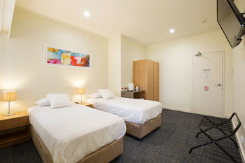High Flyer Hotel - Tourism Adelaide 16