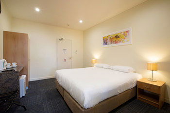High Flyer Hotel - Tourism Adelaide 17