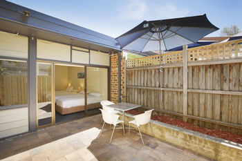 High Flyer Hotel - Tourism Adelaide 20