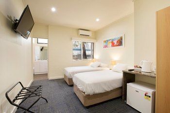 High Flyer Hotel - Tourism Adelaide 21