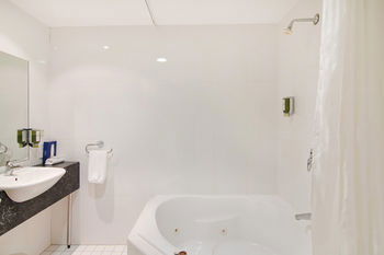 Quality Suites Boulevard On Beaumont - Tourism Adelaide 21