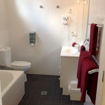 Ashton Townhouse Motel And Suites - Tourism Adelaide 11