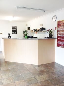 Ashton Townhouse Motel And Suites - Tourism Adelaide 22