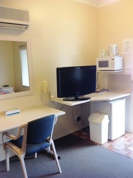 Ashton Townhouse Motel And Suites - Tourism Adelaide 23