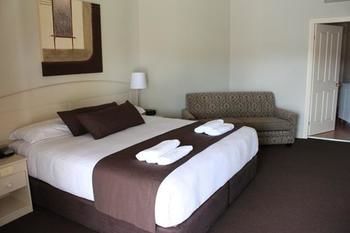 Bowen Inn Motel - Tourism Adelaide 1