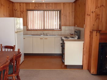 Hunter Hideaway Cottages - Tourism Adelaide 7
