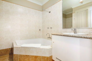 Edward Parry Motel & Apartments - Tourism Adelaide 0