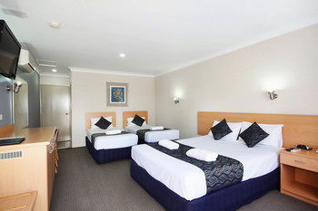 Edward Parry Motel & Apartments - Tourism Adelaide 6