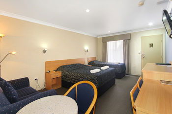 Edward Parry Motel & Apartments - Tourism Adelaide 9