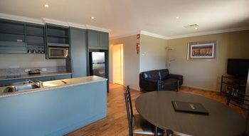 Edward Parry Motel & Apartments - Tourism Adelaide 25