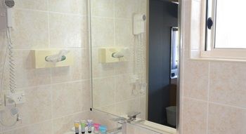 Edward Parry Motel & Apartments - Tourism Adelaide 27