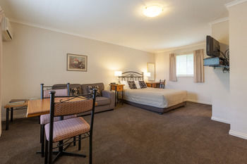 Yarra Gables Motel - Tourism Adelaide 36