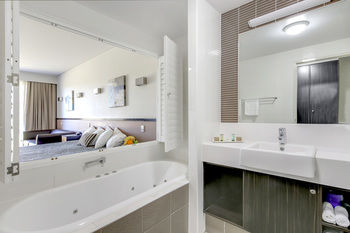 Macquarie Inn - Tourism Adelaide 7